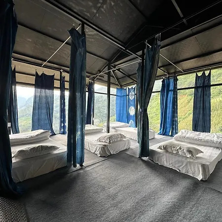 Nomadtrails Lodge Sa Pa Exterior photo