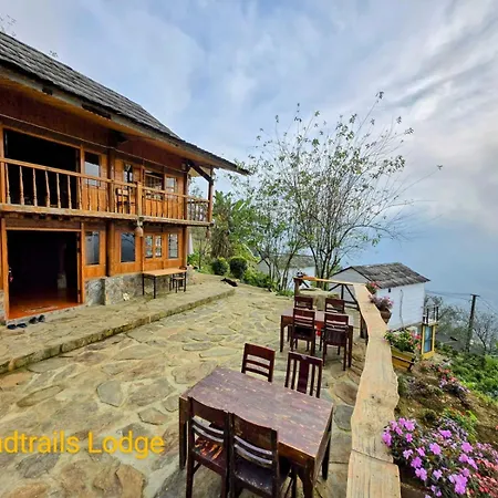 Nomadtrails Lodge Sa Pa Exterior photo