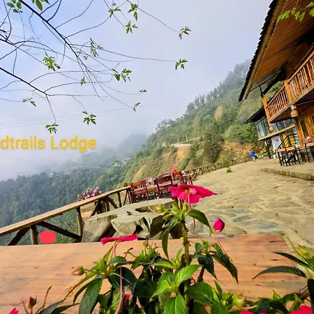 Nomadtrails Lodge Sa Pa Exterior photo