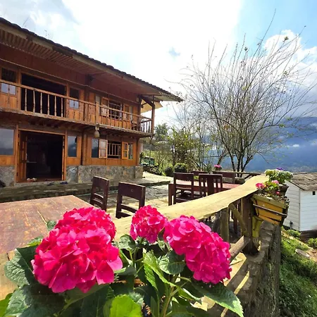 Nomadtrails Lodge Sa Pa Exterior photo